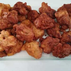 Buñuelos de calabacín y salchichas